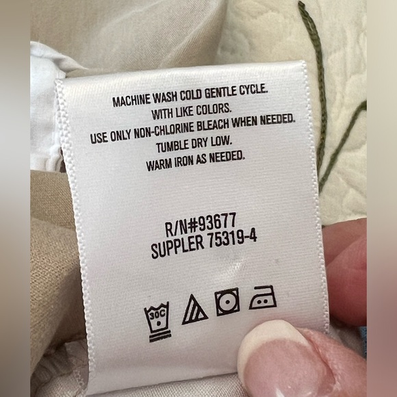 Liz Claiborne khaki pants.  Size 18 - Picture 5 of 5